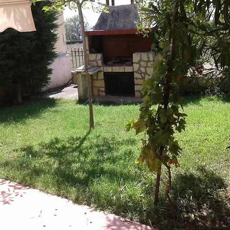 Villa Naftilos